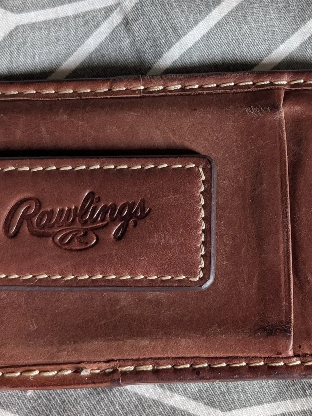 Rawlings Brown Leather Card & Key Holder with Stitched Detail